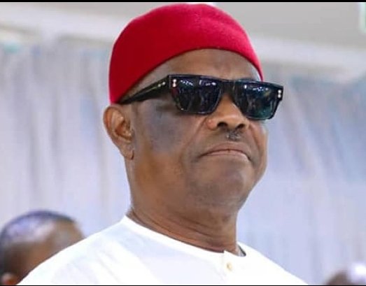 BalaAbdullahiGa's tweet photo. Still on @GovWike's addiction to #40yrOld #Whiskey:a bottle is said to cost #4. 2mil. @GovWike retounely drinks with friends,not alone.Hw much of #RiversSt tax payers money,does @GovWike spends,per drinking session,a wk, mnth & annually?Needs a #Budget, of its own
@officialEFCC https://t.co/A9HRRTp1G2
