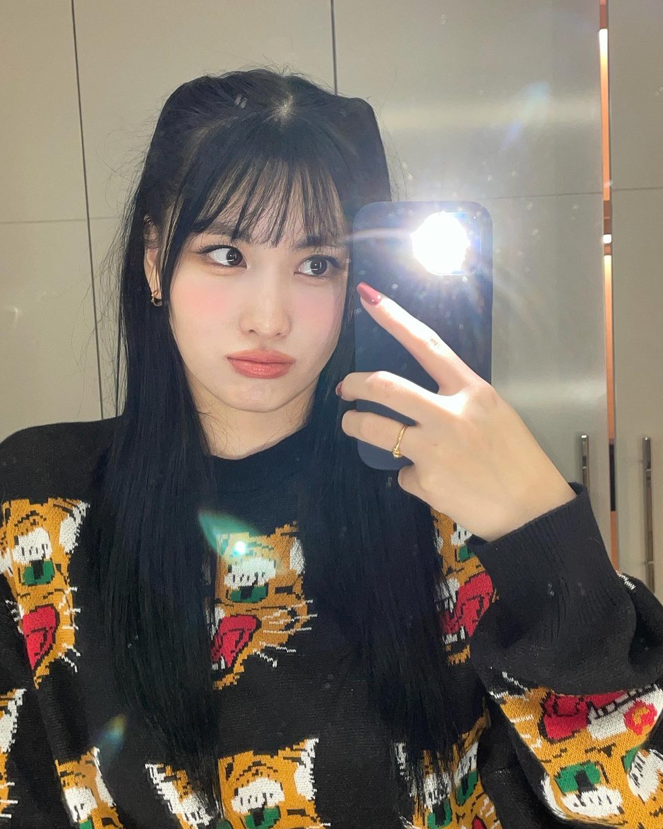 SubjectKpop's tweet photo. Momo's Instagram update

🐯🐯🐯

#TWICE #트와이스 @JYPETWICE https://t.co/cdvChRMia4