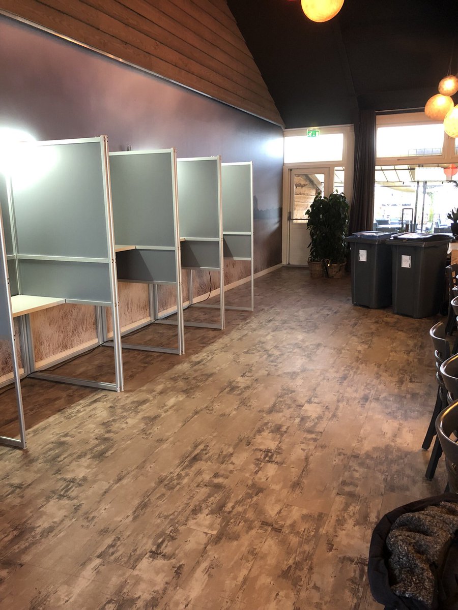 Brumrut's tweet photo. Het stembureau in De Walhoorn in Otterlo is klaar voor de verkiezingen! https://t.co/BjgNphKFlA