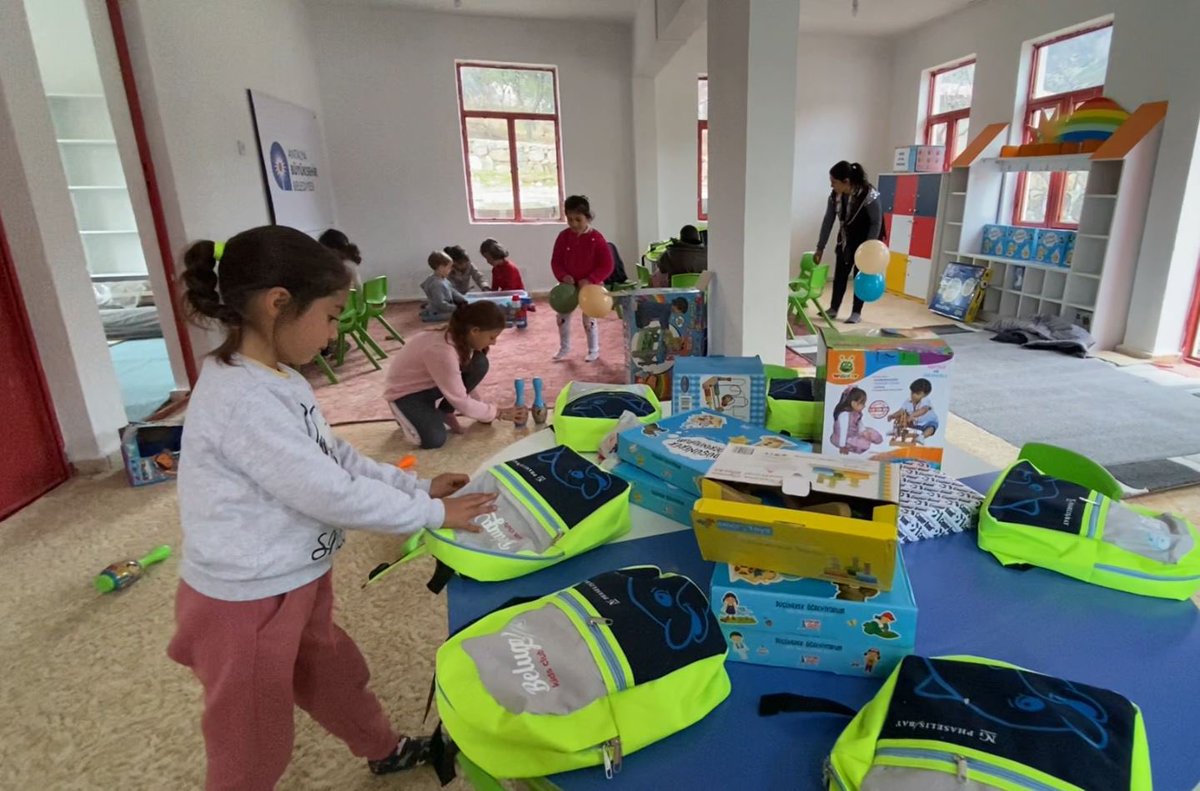 ANTALYABB's tweet photo. Afet bölgesi Gaziantep'in İslahiye ilçesinde bulunan Kabaklar Kültür Evi'nin tadilat çalışmalarını tamamlayıp depremzede çocuklar için hizmet verecek kreş haline getirdik. https://t.co/PhkPNESeZn