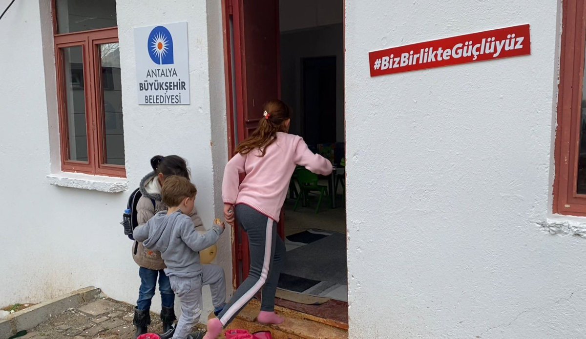 ANTALYABB's tweet photo. Afet bölgesi Gaziantep'in İslahiye ilçesinde bulunan Kabaklar Kültür Evi'nin tadilat çalışmalarını tamamlayıp depremzede çocuklar için hizmet verecek kreş haline getirdik. https://t.co/PhkPNESeZn