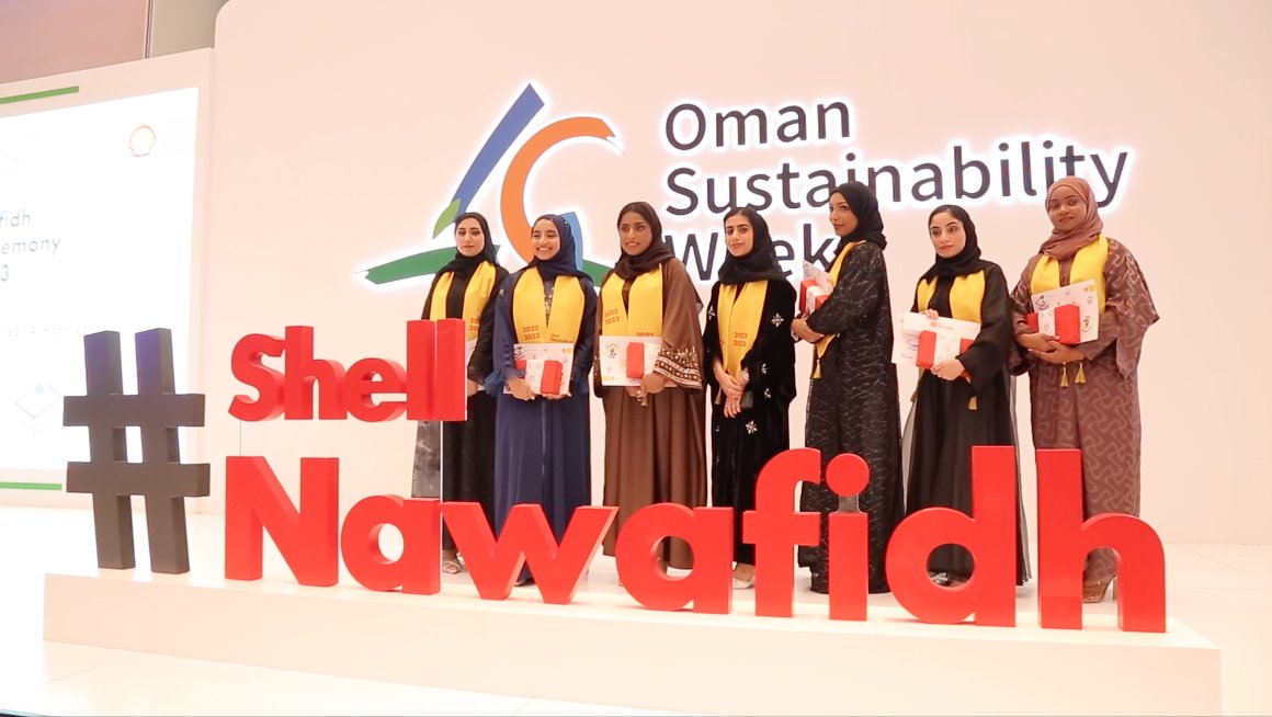 oman_week's tweet photo. نوافذ شل ، في أسبوع عمان للإستدامة 2023.
تم تصميم نوافذ شل لتزويد الشباب العماني بفرصة استكشاف سوق الطاقة في المستقبل من خلال منهج تقني  ومتكامل للمهارات الحياتية. https://t.co/HCHdaavzym