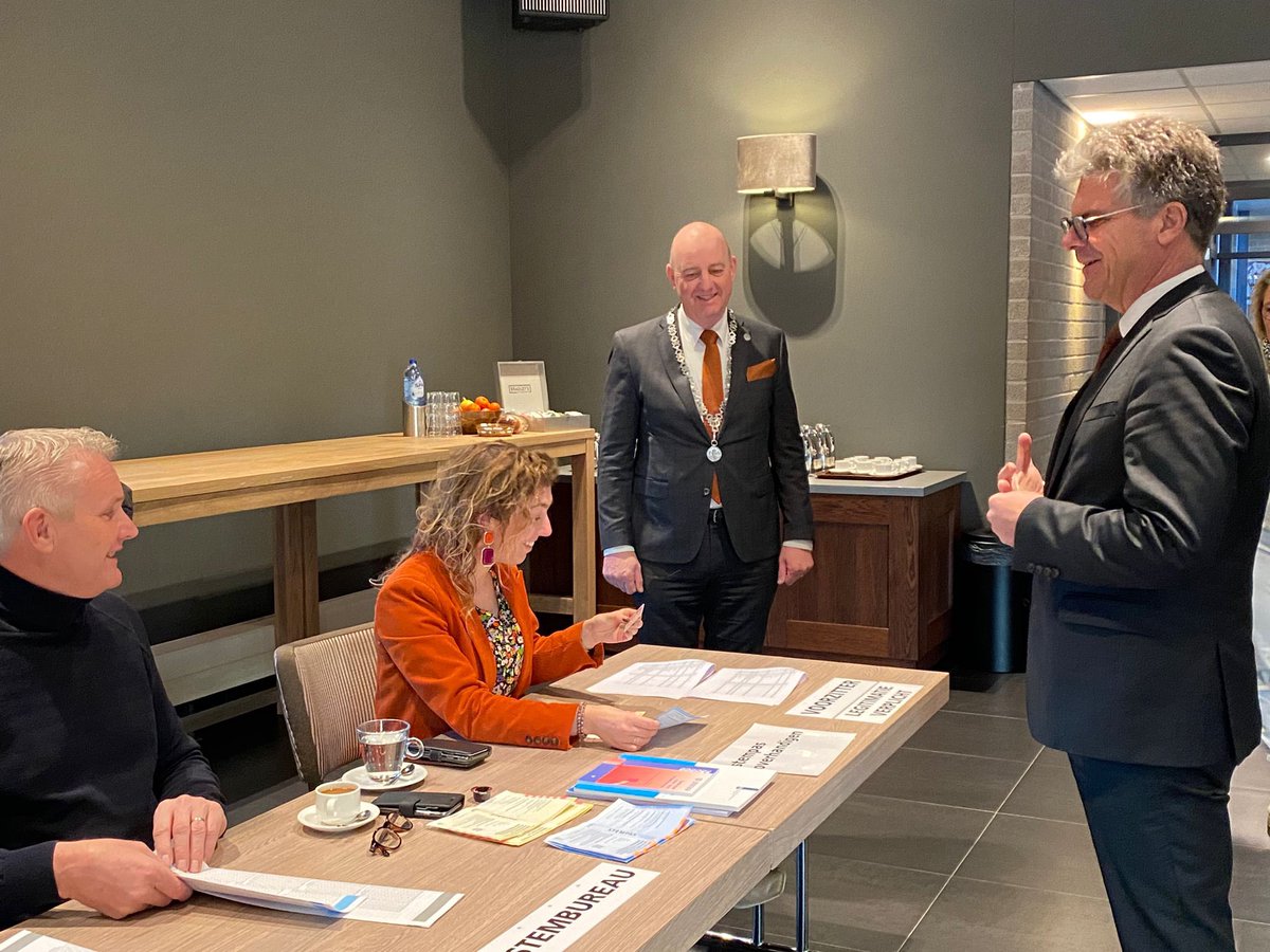 Ton van Maanen tweet media