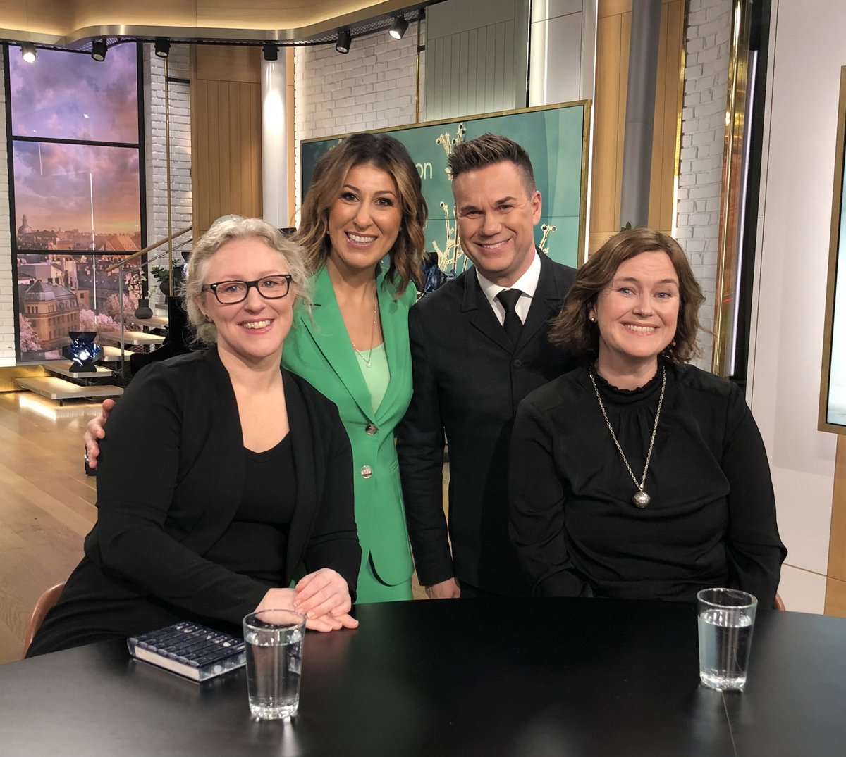 #LongCovidAwarenessDay (forts)
I <a href="/Nyhetsmorgon/">Nyhetsmorgon</a> med <a href="/Tilda99390101/">Tilda</a>. 
För att kunna må bättre måste man få riktig hjälp. Vi vill ha bra, rättvis vård och bättre kunskap om postcovid. Bort med variationerna i Postcovidlotteriet!
#vemsaknas