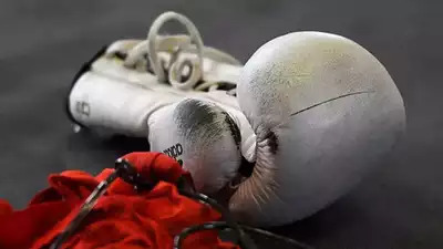 EmbassyMorocco's tweet photo. The countdown begins! The Moroccan team is all set to participate in the IBA Women's World Boxing Championships 2023, happening from 15th-26th March at Indira Gandhi Sports Complex. Let's show our support and cheer for them! #MoroccanBoxing #IBAWorldChampionships https://t.co/jDi1HQFaOi