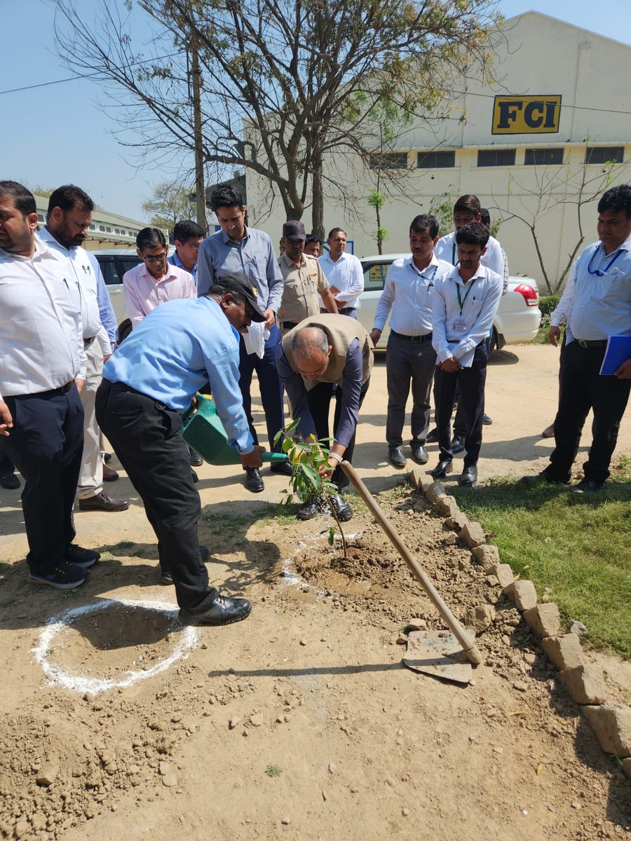 DOKuruskhetra's tweet photo. Visit of worthy FCi CMD sir at FSD I KAITHAL depot under DO Kurukshetra on 14.03.2023. On his visit hon'ble FCI GM Haryana region along with DGM sir, DM FCI Kurukshetra,  AGM QC Kurukshetra was present.@FCI_India @FCI_NorthZone @FCIHARYANA @AmritMahotsav https://t.co/MYMllmMggV