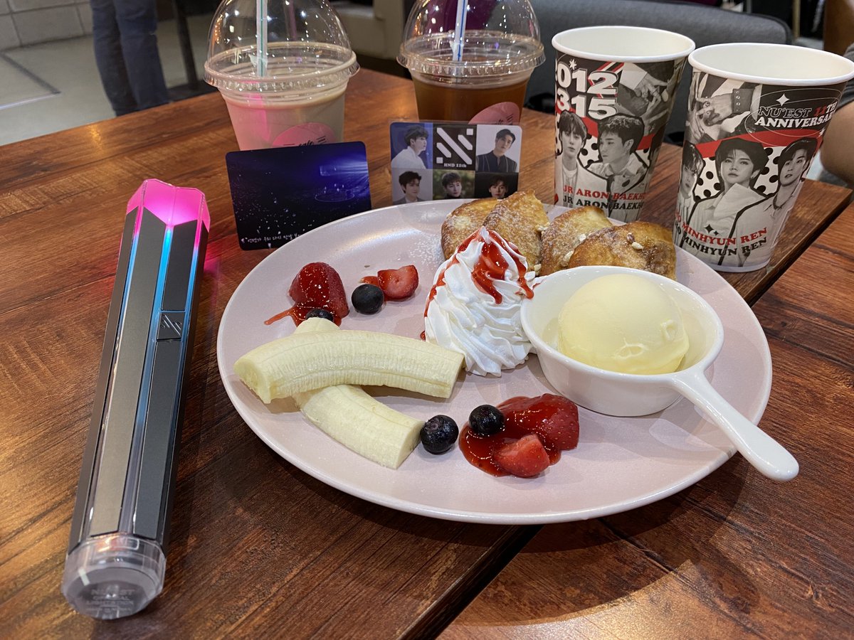 DayNuest's tweet photo. Cafe ON 初日！
皆様お越しくださりありがとうございます。
店内利用の際はカップホルダー用ドリンク以外もご注文となっているようです。レジでご確認の上ご注文ください😌 https://t.co/sD9ucDP33u