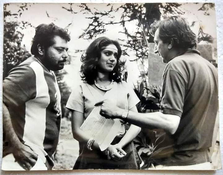 #SameerKakkar, #MeenakshiSeshadri and #TinnuAnand during the shoot of #Shehenshah (1988).
