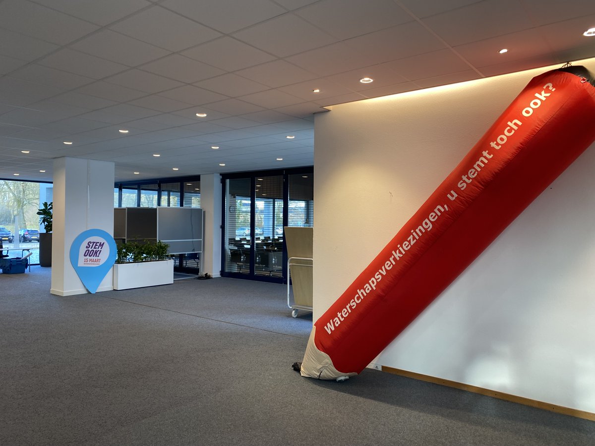 Ons stembureau is geopend. U kunt tot vanavond 21.00 uur stemmen. Weet jij op welke partij je gaat stemmen? Of dobber je nog? Op de verkiezingenpagina staat informatie over de partijen, de stemhulp en de digitale verkiezingskrant.
#waterschapsverkiezingen 
vechtstromen.nl/verkiezingen