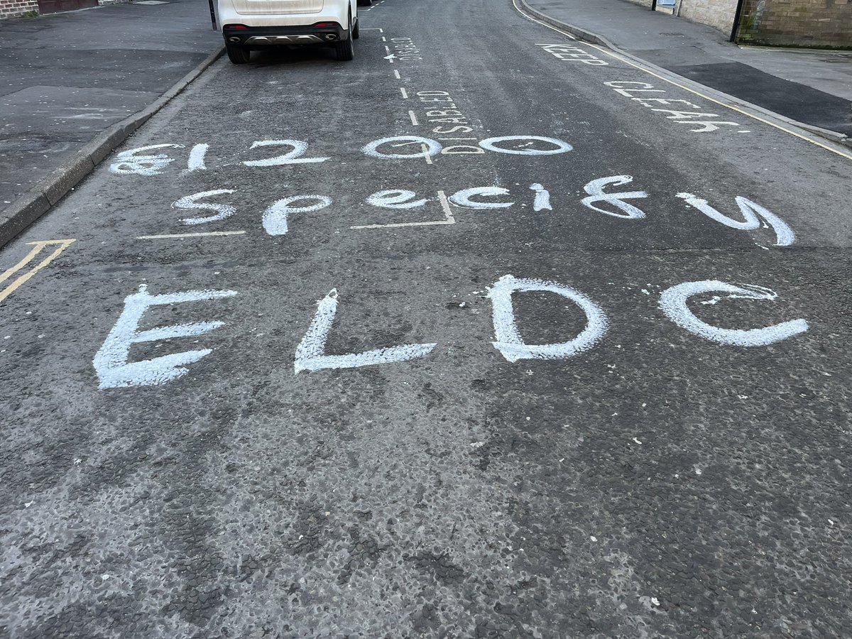 neilwarne's tweet photo. Louth has had its own banksy painting the roads again overnight #whatisthepoint #Louth #lincolnshire https://t.co/SwcQG1iXUZ