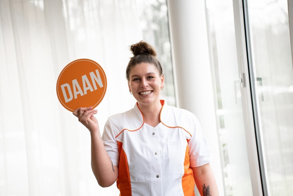 Benieuwd naar wat Romy het leukste vindt aan haar baan in de Zorg? Lees haar verhaal via de link in onze bio. 📖 #ontmoetdaan #werkenbijdaan #linkinbio instagr.am/p/CpzOfxSsAAf/