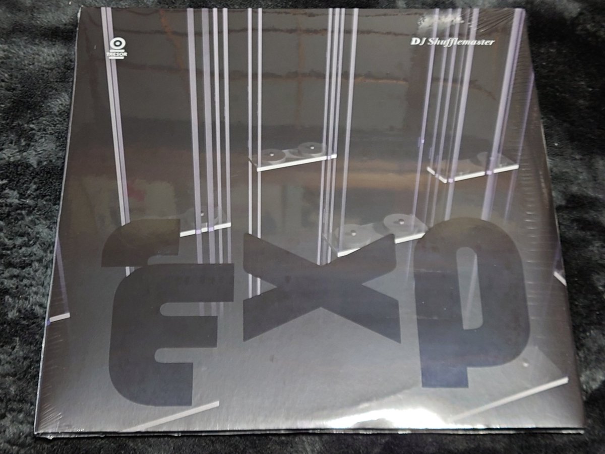 cocktail_ymo's tweet photo. DJ Shufflemaster『EXP』

2001年発表のアルバムに、追加曲を収録してのアナログリイシュー。

これだよ！
こういうバッキバキのテクノが聴きたいんや！
BPM130台後半の、太く強靭なグルーヴ！最強！✨
３枚組でボリュームも満点！
しかも重量盤なのでさらに音が良い✨

#DJShufflemaster https://t.co/HBPYw43JOM