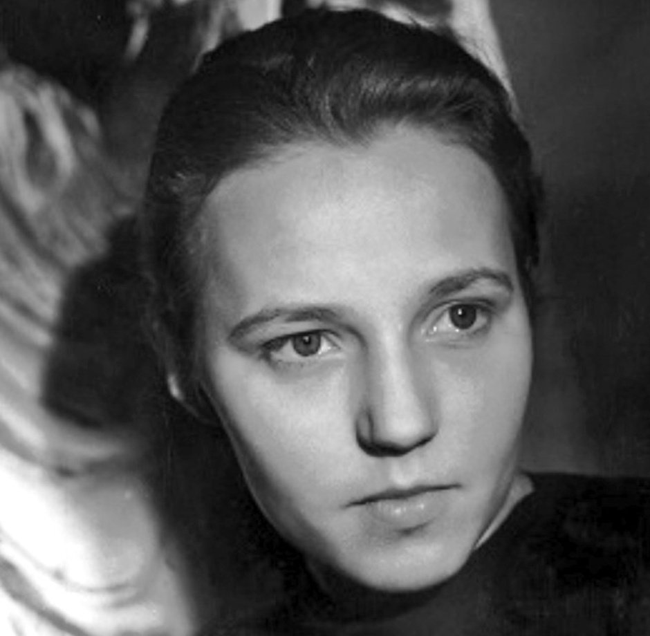 Letnapark's tweet photo. Susanne #Kerckhoff, Harich *5.2.1918 – 15.3.1950 Berlin, Suizid; bekannte Schriftstellerin, Journalistin, Lyrikerin. SAJ, Abitur 1937, Studium, erste Veröffentlichungen, RSK, verhilft Juden zur Flucht, wird das stets zu wenig Widerstand finden. Nach 1945 SPD, 1947 Scheidung. https://t.co/k0wM8CN0nb