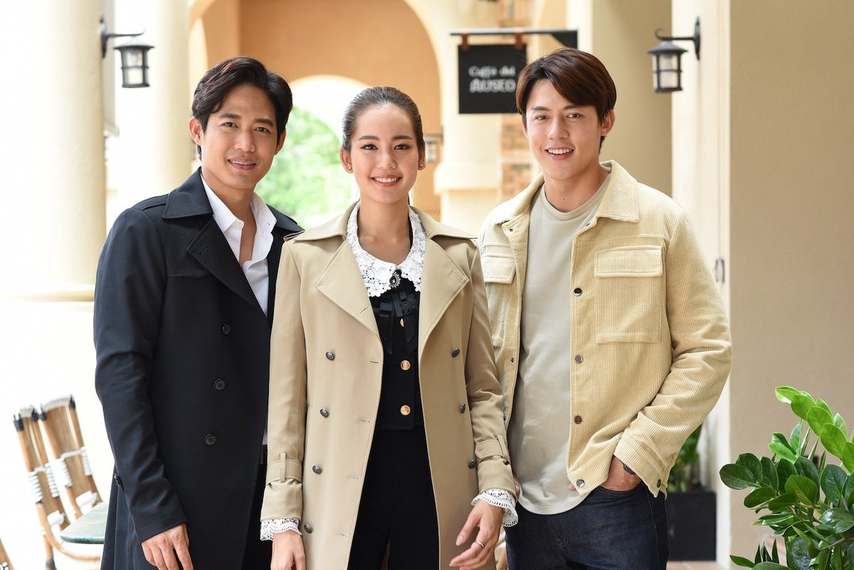 benimoykumm's tweet photo. "ใต้เงาตะวัน" ทุกวันพุธ-พฤหัส เวลา 20.30-22.00 น.ช่อง 3กด33 เริ่มวันพุธที่ 29 มีนาคมนี้ https://t.co/Y4VmERMmAM

#ใต้เงาตะวัน
#หมากปริญ
#bow_maylada https://t.co/tb3GjrvvPd