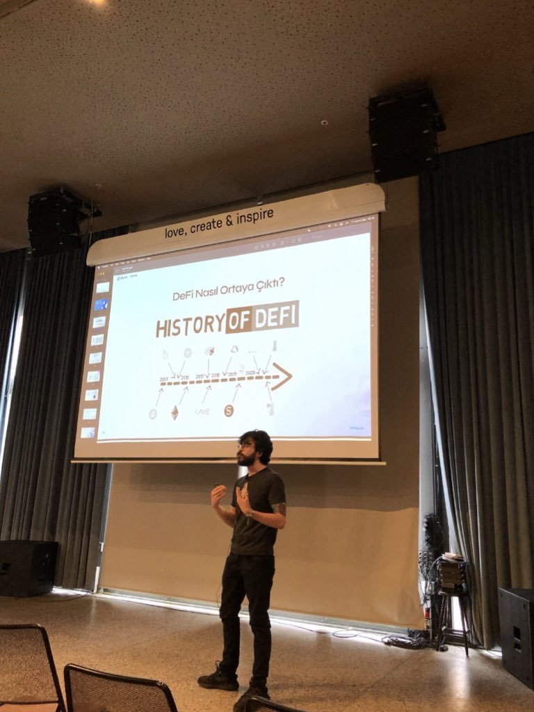 BiTopluluk's tweet photo. ✨Geçtiğimiz hafta sonu Startup Mef Etkinliği'nde ekibimizden @melihyagcii, DeFi konusunda bilgi ve deneyimlerini paylaştı. Kendisine teşekkür ederiz!💙 https://t.co/w5GRkBQhzh