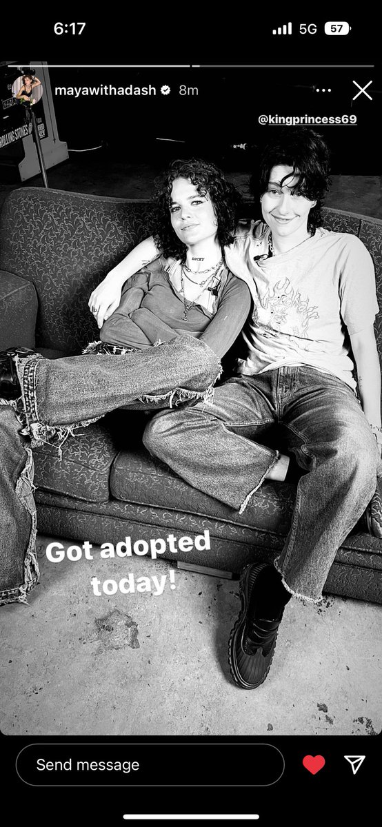 weezy_43's tweet photo. @mayaxcumming @KingPrincess69 👀👀🙀 https://t.co/rQg3Do6rDy