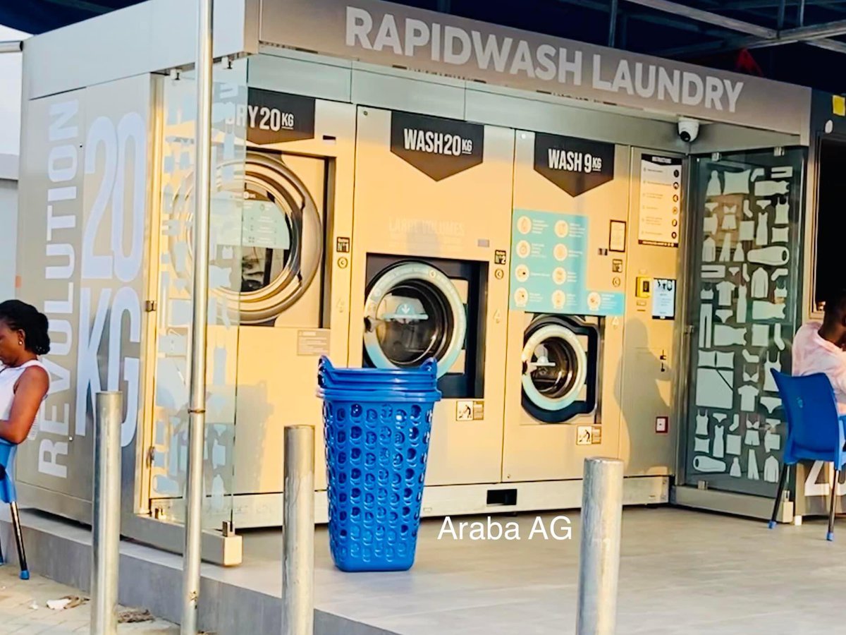 pnorvinyo_17's tweet image. Tema foc, Coby Asmah has set up a laundromat service with washing machines &amp;amp; dryers at the Community 8 Shell. Pretty cool. They charge GHS60 total for washing and drying a 9kg load, GHS120 for a 20kg load.

Check thread 👇🏽👇🏽