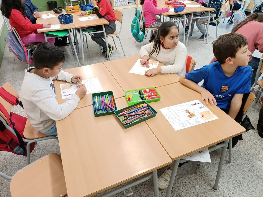 IERAlberti's tweet photo. A 3r de primària treballem el projecte del cos humà i ara estem aprenent coses que no sabíem dels 5 sentits!
#primària #projectes #elcoshumà #elssentits #comunitatdemitjans https://t.co/3PNZZlskpz