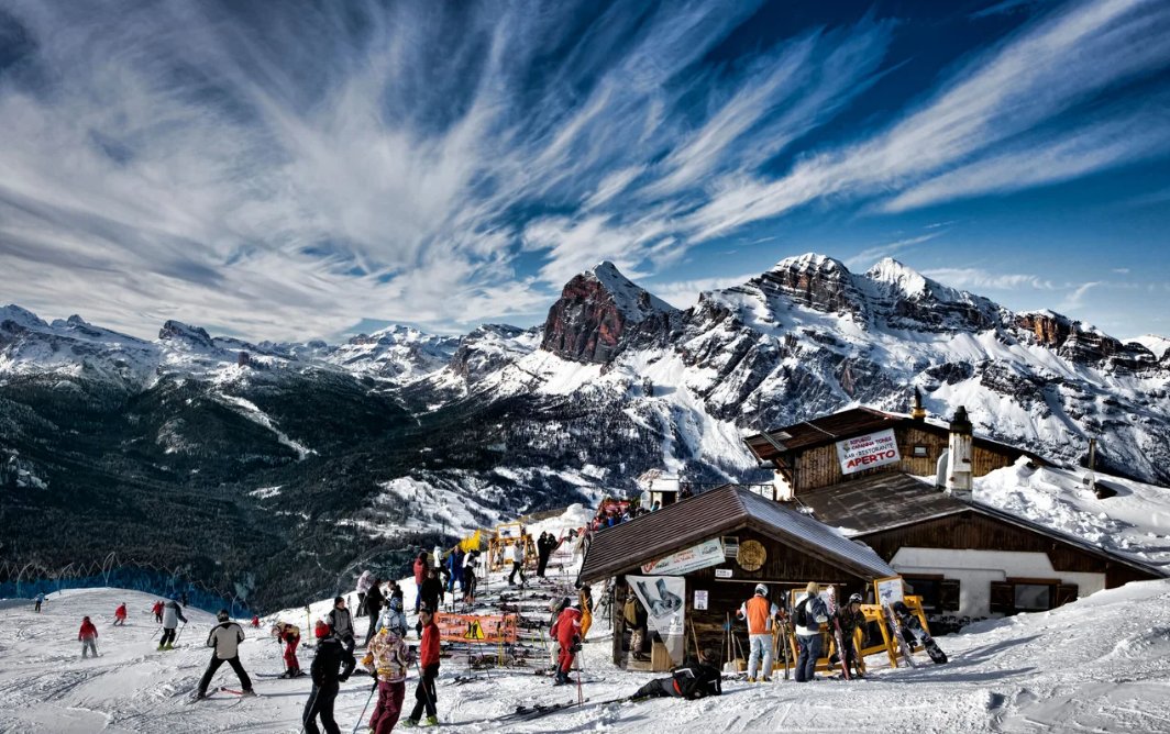 newsgreenstreet's tweet photo. React Analysis: “Resorts are going through a ‘premiumisation’ process, investing on ultra-modern installations and opening high-end hotels”

Not just snow business: creating a mountain resort for all seasons | @RN_AmayaUrgoiti @AlessiaPirolo 

https://t.co/1TBGsIIDnI https://t.co/lPEbP3AVhD