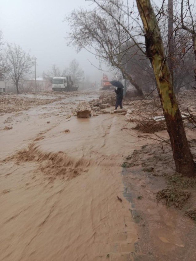 yurmec35's tweet photo. Adıyaman'da yer yarıldı,gök delindi
Bu gerçekten oldu ve halâ oluyor https://t.co/zhIAboeHIV