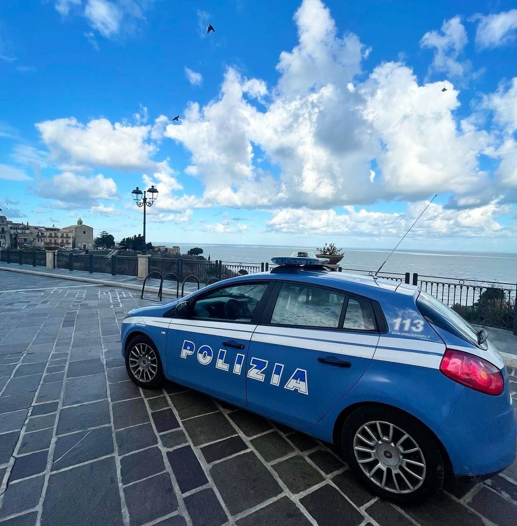 poliziadistato's tweet photo. Buongiorno da Vasto (Chieti)
#essercisempre #15marzo https://t.co/KwouKrqMcr