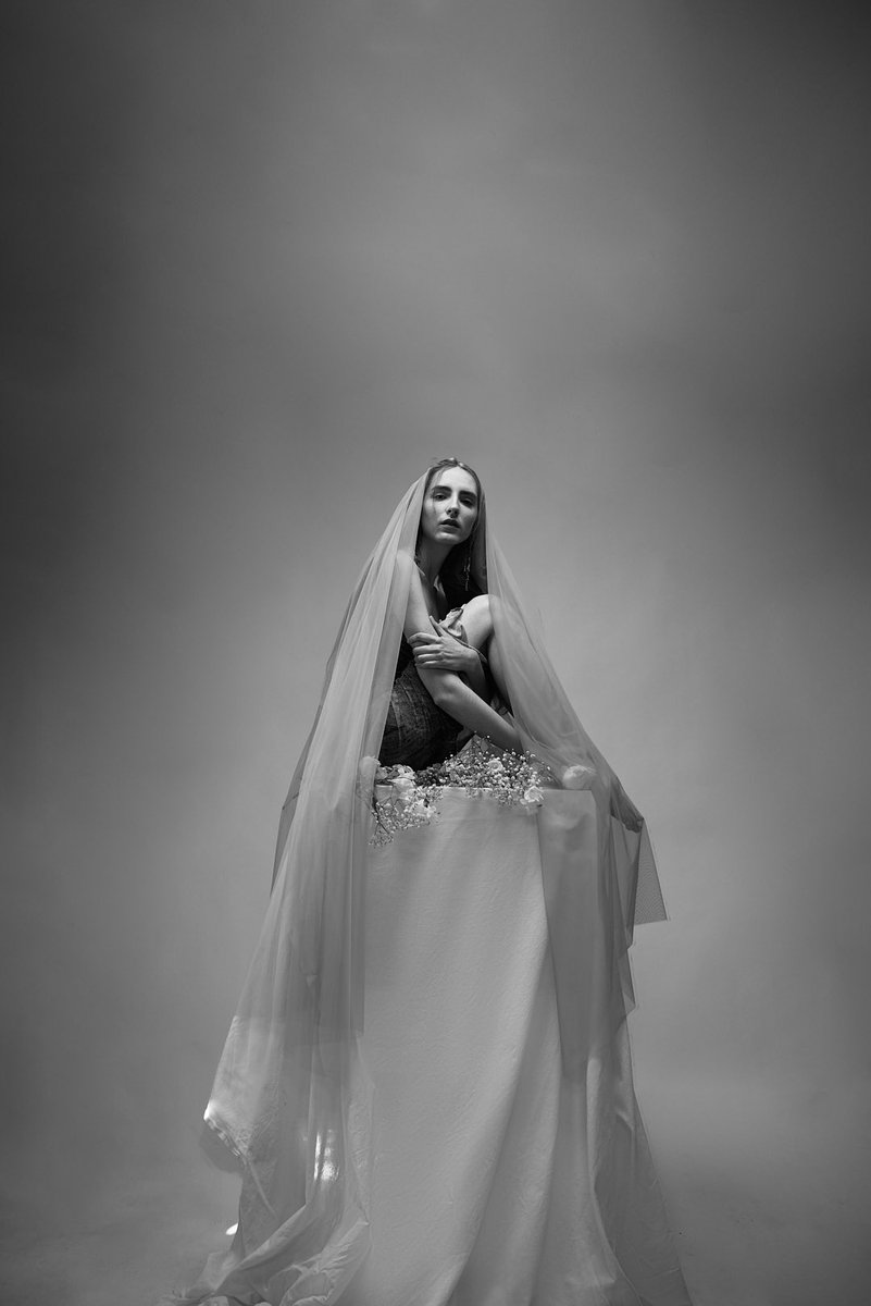 Gm photographers &amp; art lovers 

#photograghy #bnwphotography #portraitphotography