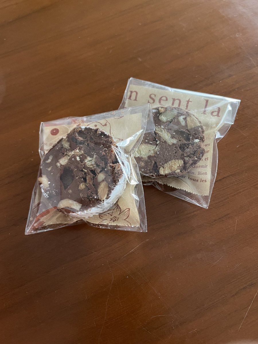 ILP_yut4's tweet photo. ホワイトデーーー。めっちゃ簡単なやつだけど。

お菓子作り上手な人すごいなアとおもいました。 https://t.co/1AJApBvrDd
