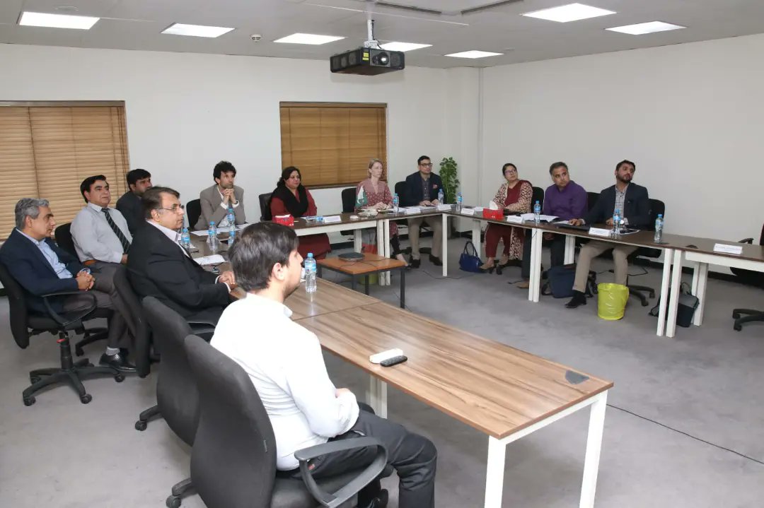 ccerpkofficials's tweet photo. Working plan meeting between Centre for Climate and Environmental Research - CCER and @GIZPakistan Delegate from Islamabad regarding SDG13 and research project .
#GIZ #Adaptation #sdg13 #ccer #Pakistan #climatechange #research https://t.co/zxLL8TJNSf