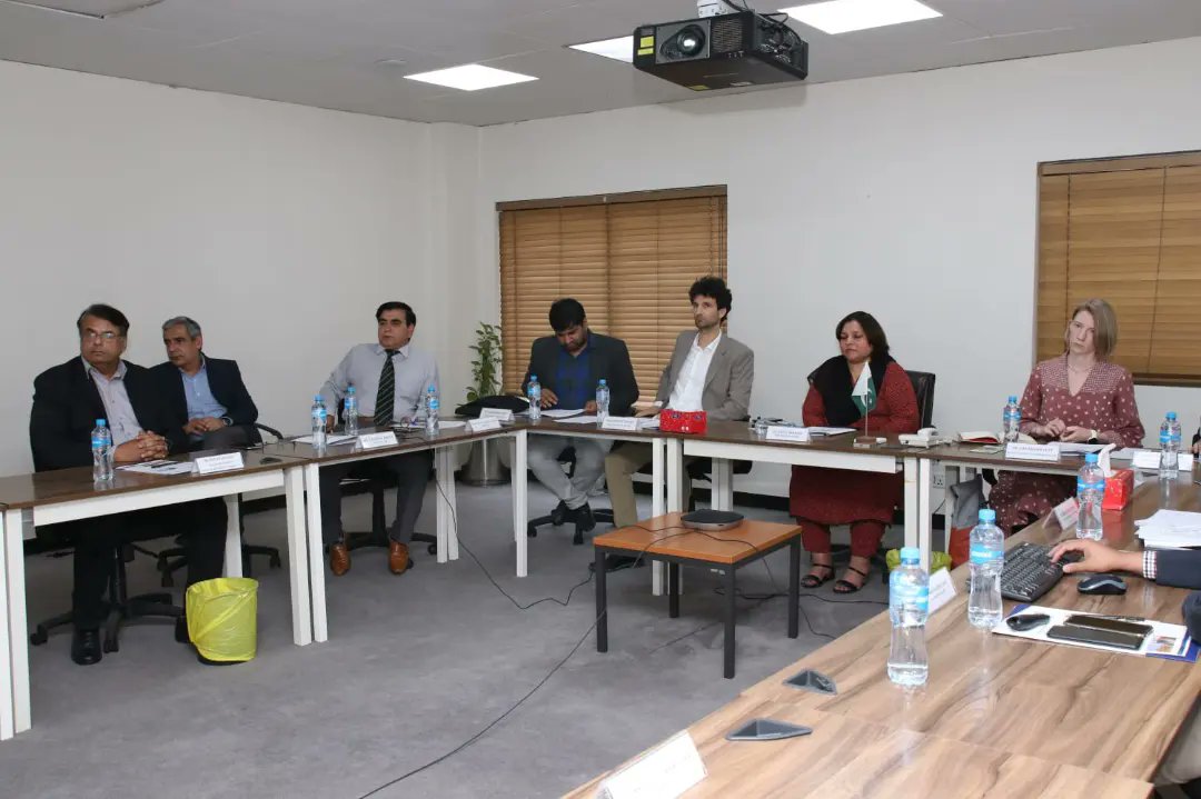 ccerpkofficials's tweet photo. Working plan meeting between Centre for Climate and Environmental Research - CCER and @GIZPakistan Delegate from Islamabad regarding SDG13 and research project .
#GIZ #Adaptation #sdg13 #ccer #Pakistan #climatechange #research https://t.co/zxLL8TJNSf