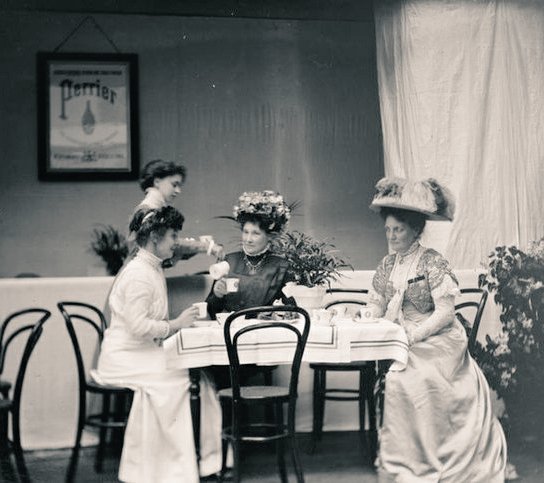 womensart1's tweet photo. In the early 1900s, UK and US women often ran Tea Rooms, an acceptable form of employment in a limited world for females, which soon became subversive spaces linked to suffrage campaigns and other women's rights #WomensArt #WomensHistoryMonth https://t.co/tOlodE3kuL