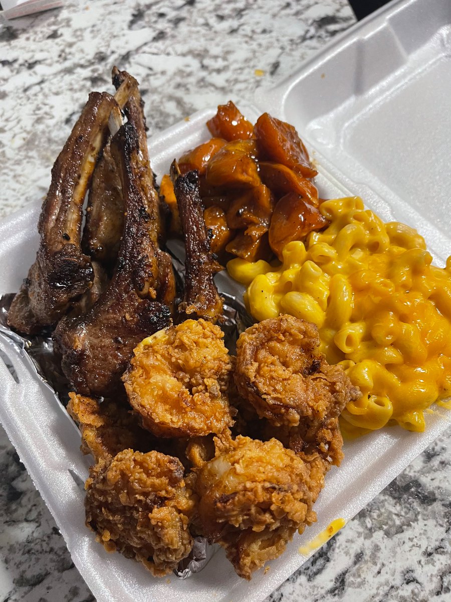 JazzyHomeCookin's tweet photo. If yo man not cleaning the bones, step it up sis 😂😂😂😂 #homechef #foodie https://t.co/oHEgVlS0My