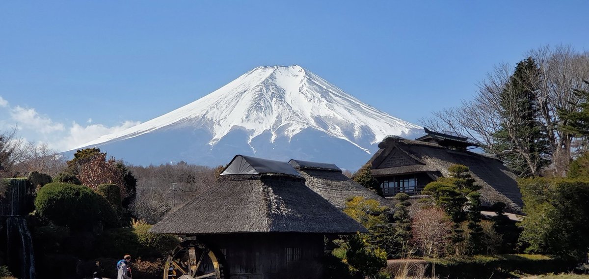 vuitton88bb's tweet photo. @yousuck2020 うわ～ぁ
またしても圧巻🗻
MZjet🛩️からの光景ですか✨
凄いﾃﾞｽﾈ😆
私は4日前に🗻行きました☺🍀 https://t.co/KhAheHug7k