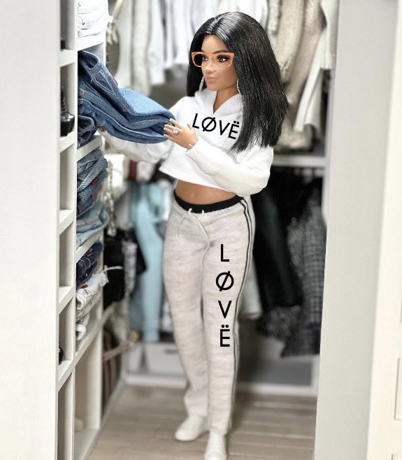 ZeroDoddo's tweet photo. Me: “didn’t she say stay out her closet?”

KC: “Fпск фFF, I’m trying to get juicy”
#melaniemartin @superduperbored #fyp #humor #aaroncarter #trolls https://t.co/aPDp3JPTmD