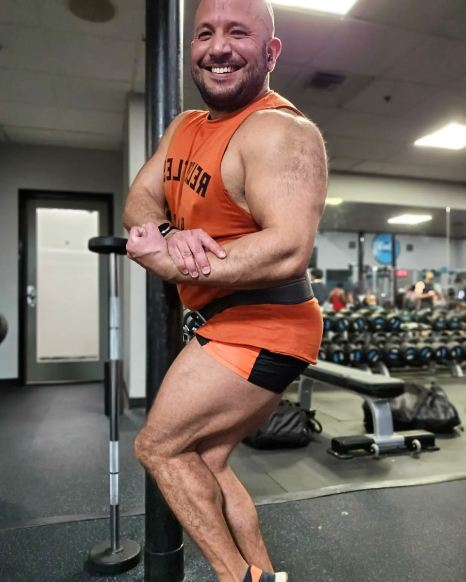 DanC53781124's tweet photo. #legpump https://t.co/wimIO8hZu6