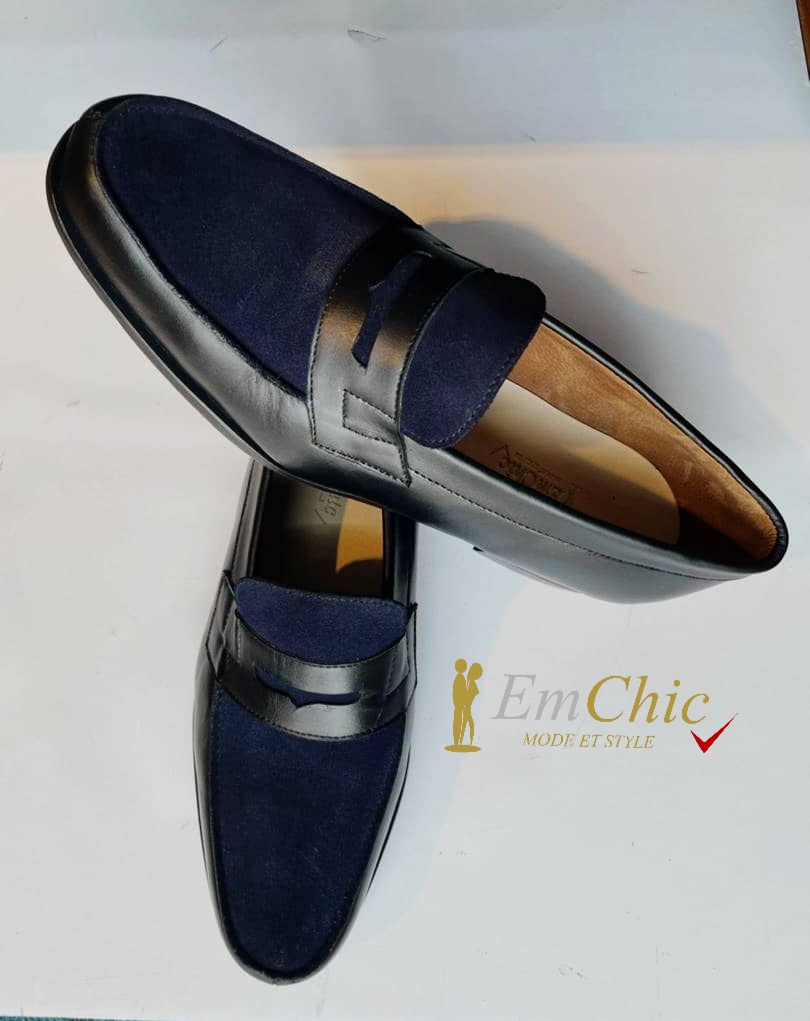 Emchicmode's tweet photo. Nous fabriquons, personnalisons , et réproduisons les modèles de votre choix .
Mocassins #EMCHIC cuir noir et daim bleu nuit . Sur commande et disponible en 10 jours .
https://t.co/5zCbSPmSr1
https://t.co/E1jRFoBeb0
https://t.co/cuwq0JRjfl https://t.co/yRkPx7YNyY