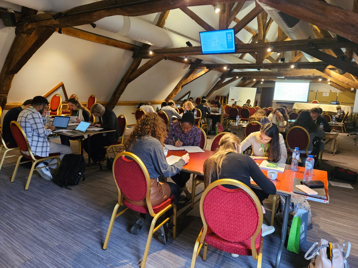 Cercle_Nadi's tweet photo. Last week the @Cercle_Nadi @NADI_institute had the chance to host a doctoral course by Prof. Elina Jaakkola and Prof. Kaisa Koskela-Huotari 
on "TOOLS AND PRACTICES FOR THEORY DEVELOPMENT" !

We are so grateful for your insights and guidelines 🙏 https://t.co/ggS6N4Wdz1