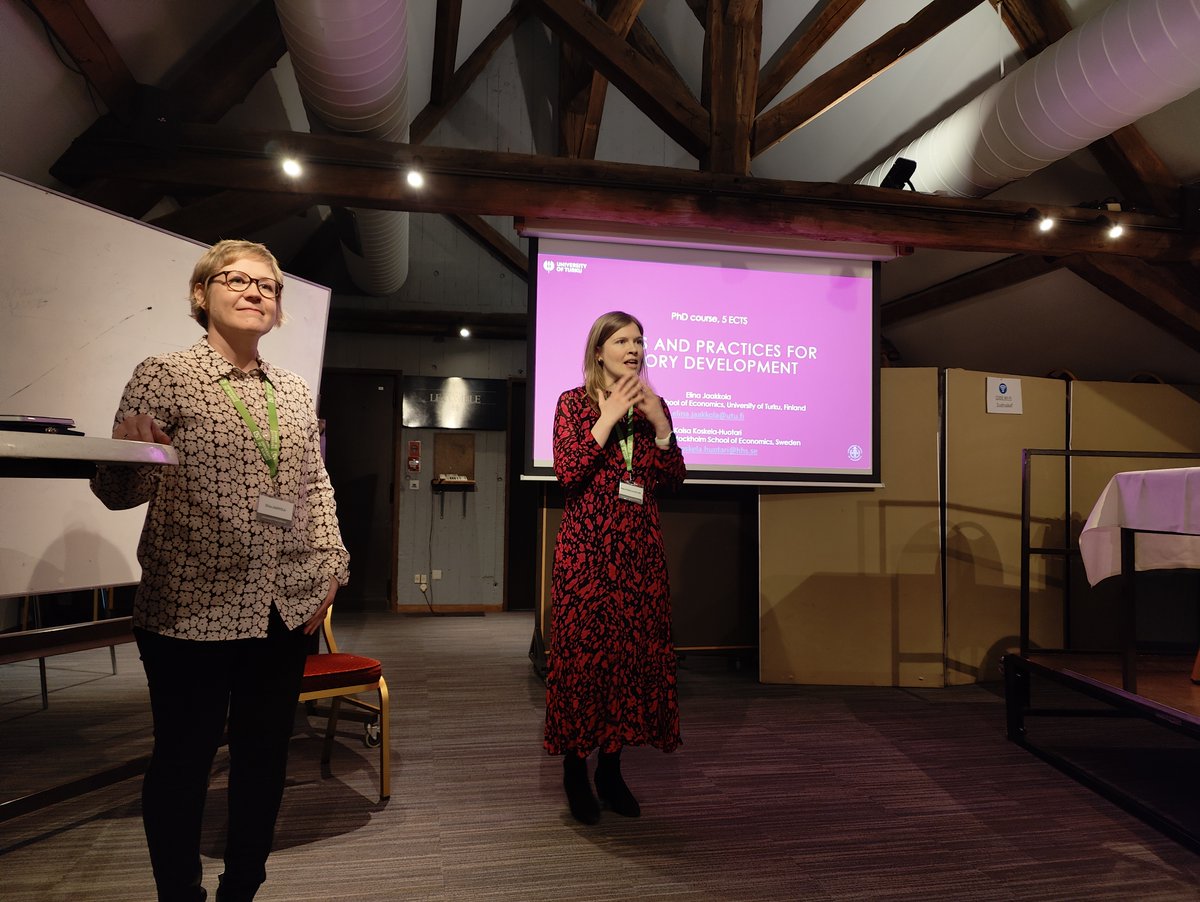 Last week the <a href="/Cercle_Nadi/">UNamur - CeRCLe/NaDI</a> <a href="/NADI_institute/">NADI - Namur Digital Institute @UNamur 🎓</a> had the chance to host a doctoral course by Prof. Elina Jaakkola and Prof. Kaisa Koskela-Huotari 
on "TOOLS AND PRACTICES FOR THEORY DEVELOPMENT" !

We are so grateful for your insights and guidelines 🙏