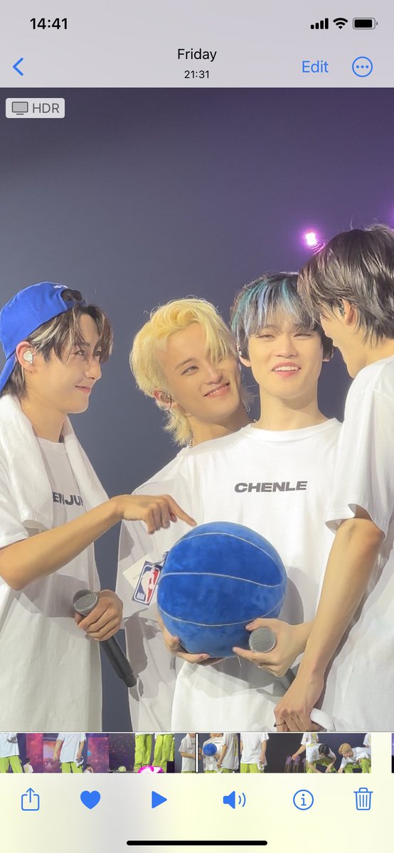 NCTDreamINA's tweet photo. beautiful pic for precious moment💛💙
/dreamies
 https://t.co/QRhQeX4GMv