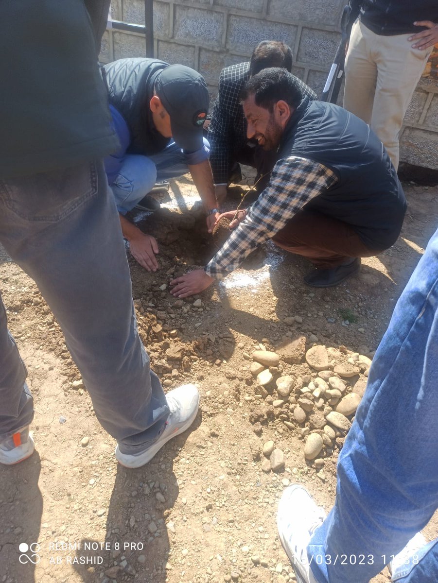 CEOMCBANDIPORA's tweet photo. #SAVE_PLANT
#SAVE_ENVIRONMENT 
Plantation drive conducted by MC Bandipora under AKAM @JKHUDD1 @DULBKASHMIR @dcbandipora @dicbandipora https://t.co/LLlZQ7mHQ1