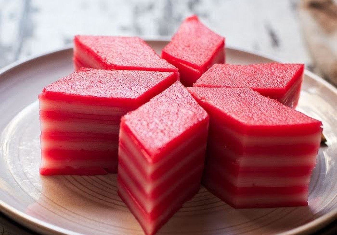 Which one do you prefer? 

RT: Kuih Lapis 
♥: Kuih Talam