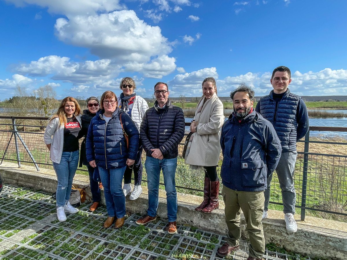 Officiel_SDIS28's tweet image. Les agents en charge de la #communication des @SDIS_18 @Officiel_SDIS28 @pompiers36 @sdis37 #SDIS41 @SDIS45 ont échangé hier en #LoirEtcher sur la cohésion interne, l'activité opérationnelle ou la promotion du #volontariat pour un #ServicePublic de qualité. #cooperation @rescomSP