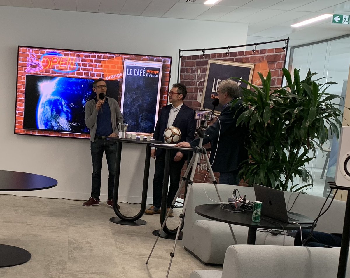 MaginotPascale's tweet photo. #OrangeEvents Café Moment d’échanges et de partage sur nos projets! Témoignage sur nos prestations Mondiaux de ski, les Events à l’international,Reportage 👍Une équipe engagée et motivée!!👏👏@pldeguillebon @BertrandRojat @SofiaNadir3 #Engagement #Espritstartup #ObjectifParis2024 https://t.co/LdALJ1NEM0