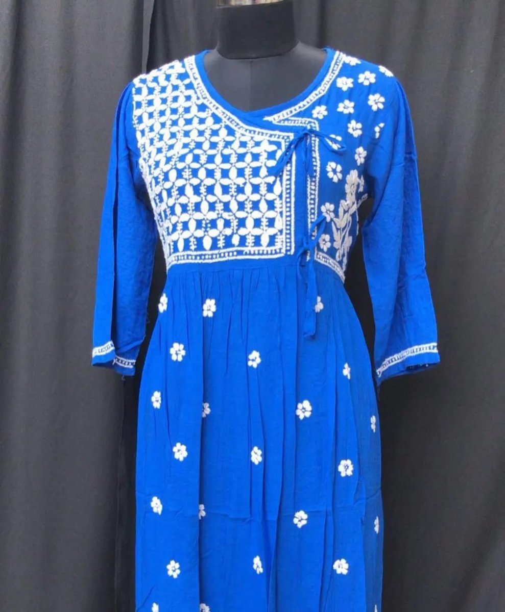 AwadhChikan's tweet photo. Very Classy modal long dress with white chikankari work is perfect for your Desi girl vibe.
Always a go to, Classic white long chikankari kurta is an evergreen piece of clothing that every woman should own. 

*Kurta*
Fabric-modal cotton
Size- 36-44 https://t.co/ENpPHbTRxZ