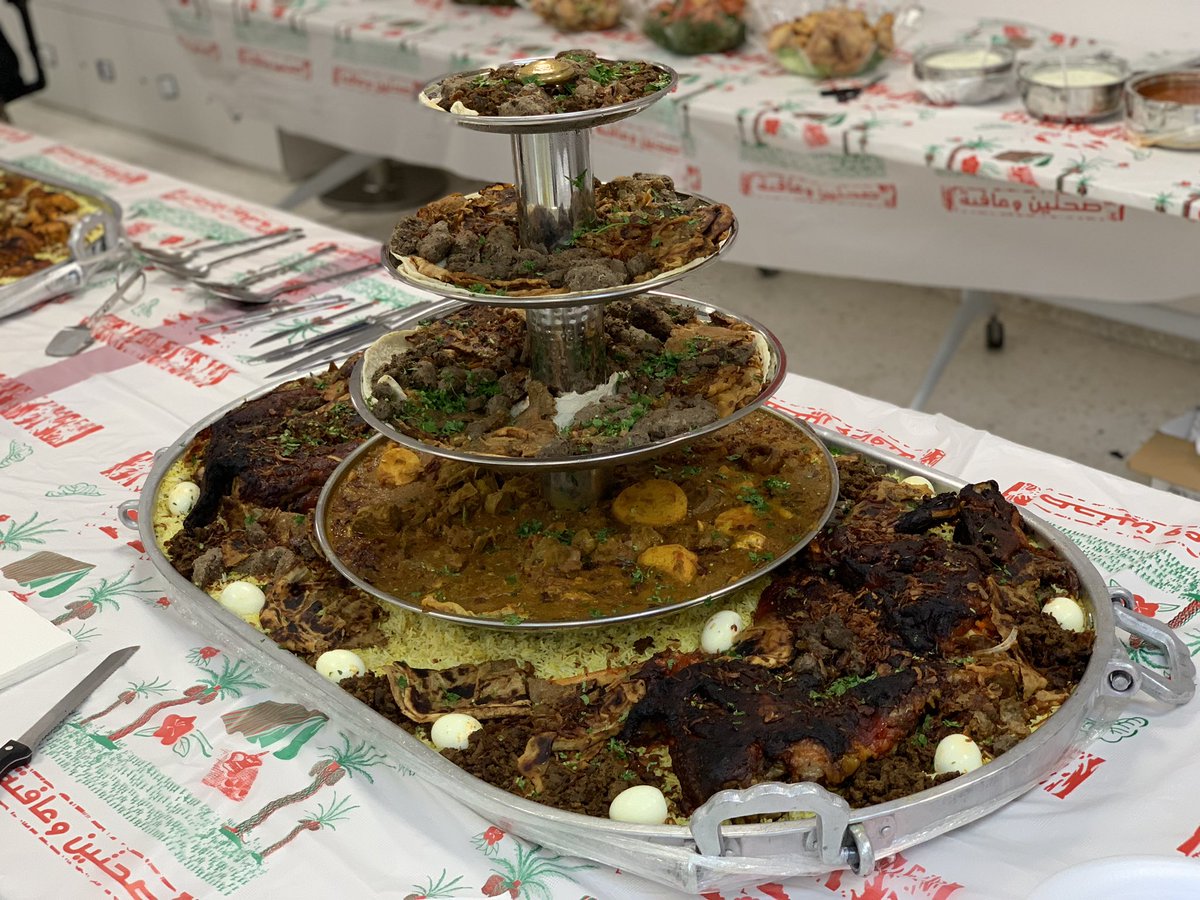 JCD_ArabicB's tweet photo. Arabic week canβt go without Arabic food. JC staff enjoy the tasty food! @JumeirahCollege @GEMS_ME @KHDA #Arabicweek https://t.co/BD1iMvO1YP