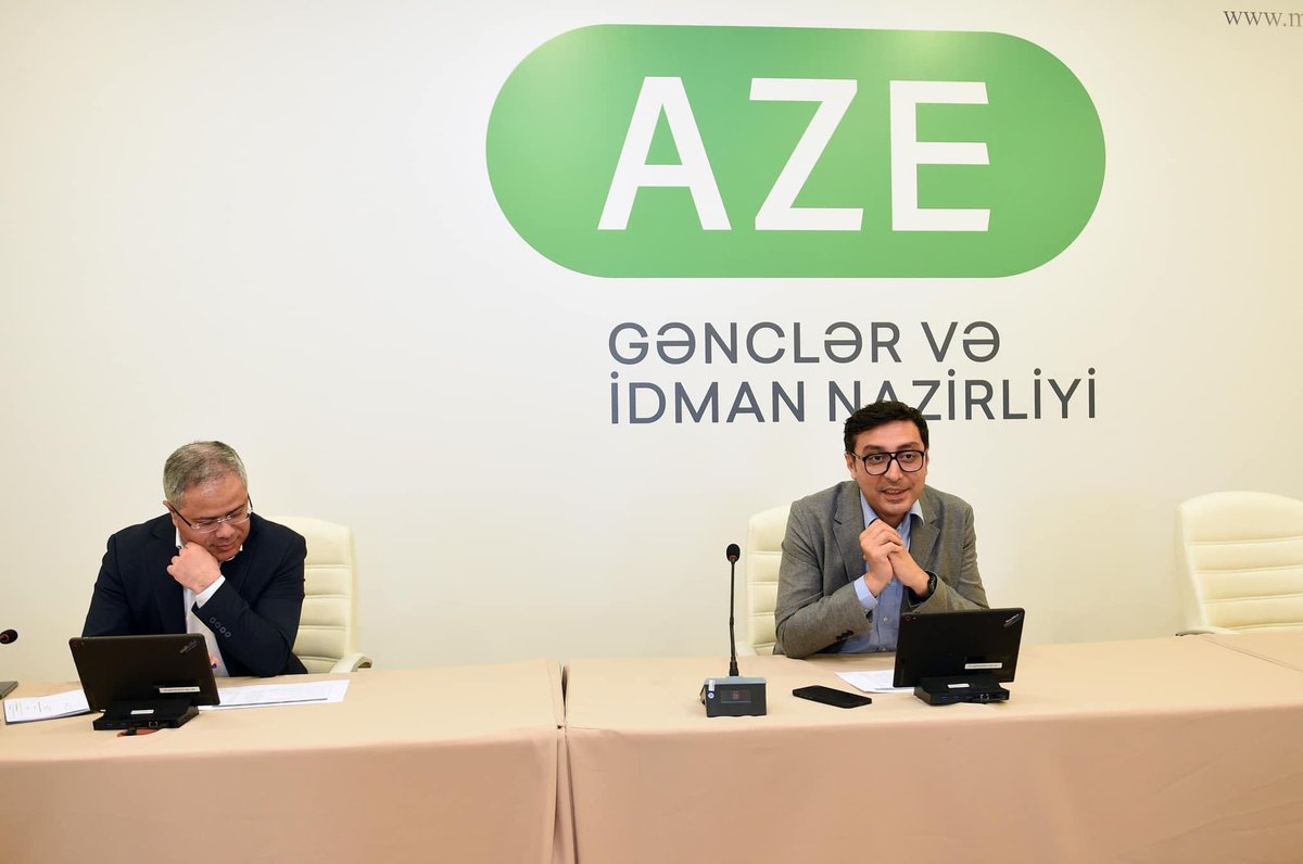 MigvolunteerAze's tweet photo. Martın 14-də Gənclər və İdman naziri Fərid Qayıbovun gənclər təşkilatlarının nümayəndələri ilə növbəti görüşü olub. Görüşdə nazirliyin məsul əməkdaşları ilə yanaşı “Miqrasiya Könüllüsü” İctimai Birliyinin sədri, Arzu Məmmədova da iştirak edib.

#GənclərvəİdmanNazirliyi #MKIB https://t.co/6ShO8b0vSs