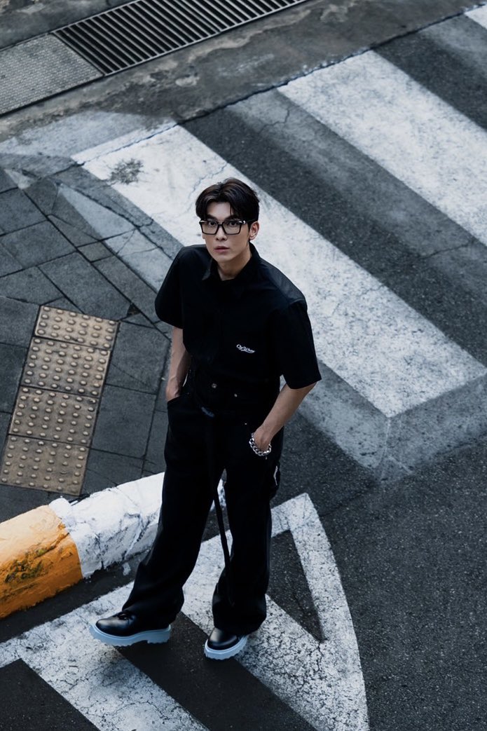 SolSkipperCo's tweet photo. “Exactly the Opposite”
#OffWhite #OffWhiteSS23 #OffWhiteBangkok @off___white

Discover more at Off-White™ boutiques or Line Official Account (@) offwhitebangkok

@MSuppasit 
#MewSuppasit https://t.co/uyNEN3s4og