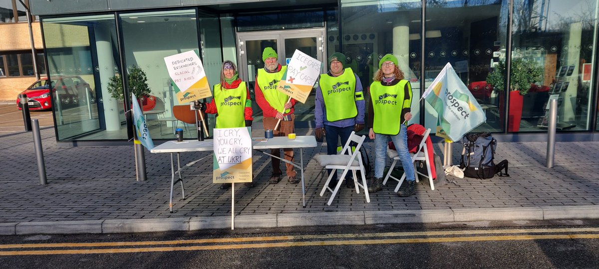 jmgreenprospect's tweet photo. Joining @ProspectUnion on the picket line at BAS in Cambridge #ProspectStrike https://t.co/mTydoHnxjP