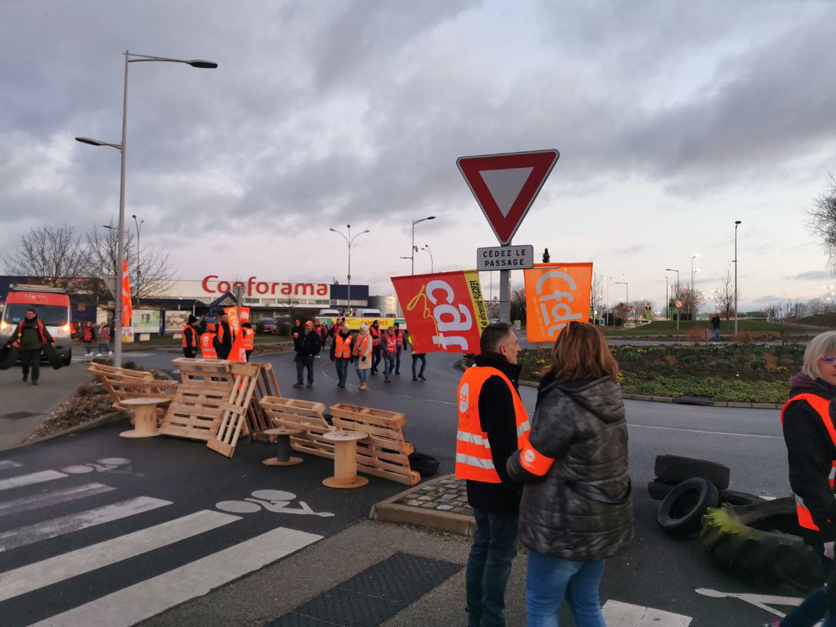 François Ruffin tweet media