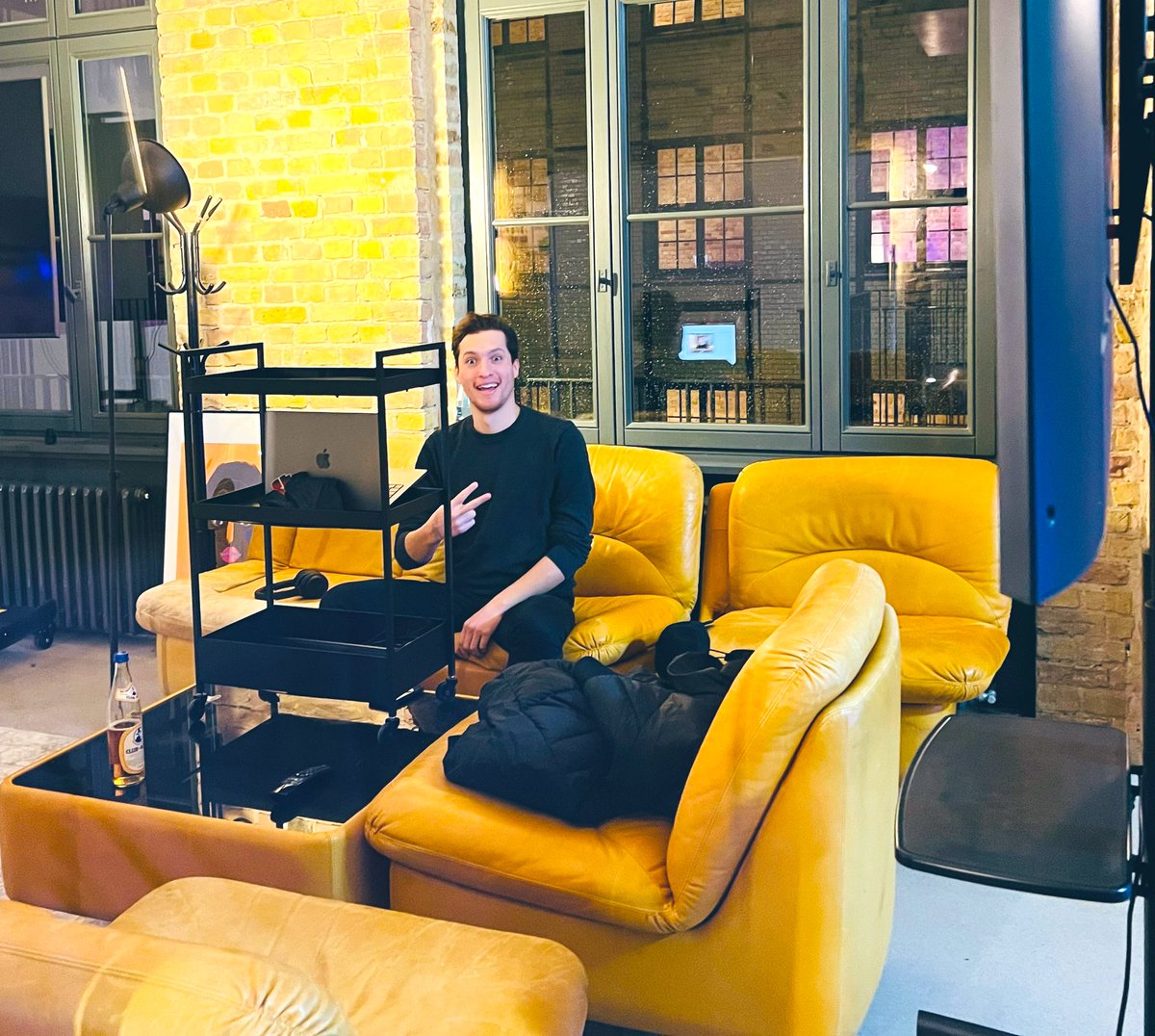 tamarincrypto's tweet photo. GM to all the builders who stayed up all night and submitted their project for the #GRIZZLYTHON!🔨🔨🔨

Congratulations! You are now officially a serial shipper!!!! ❤️🚀🚀🚀🚀

See you at the #BerlinBuildStn Demo Day today!😉 https://t.co/DS6pZmAHPv