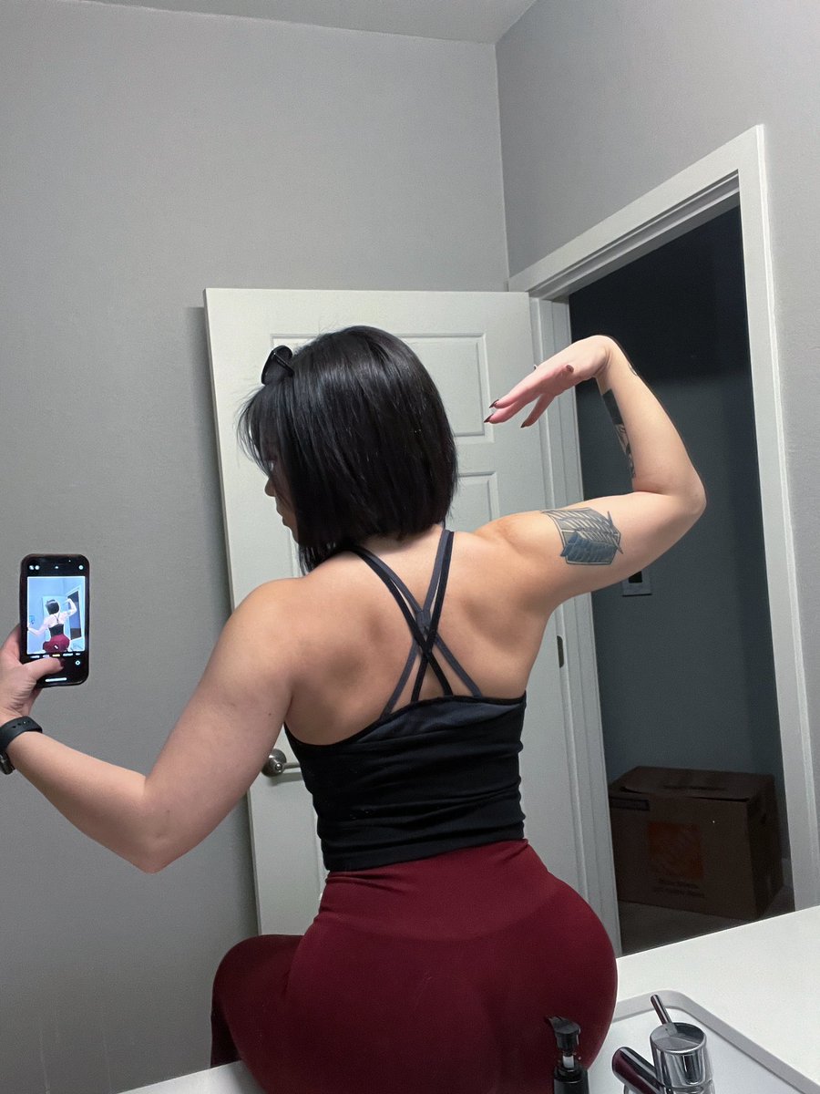 They/Them on Twitter: "RT @BuffBunnyMika: Hand slipped my b"